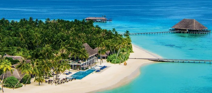 Recommended luxury hotels with private beach access